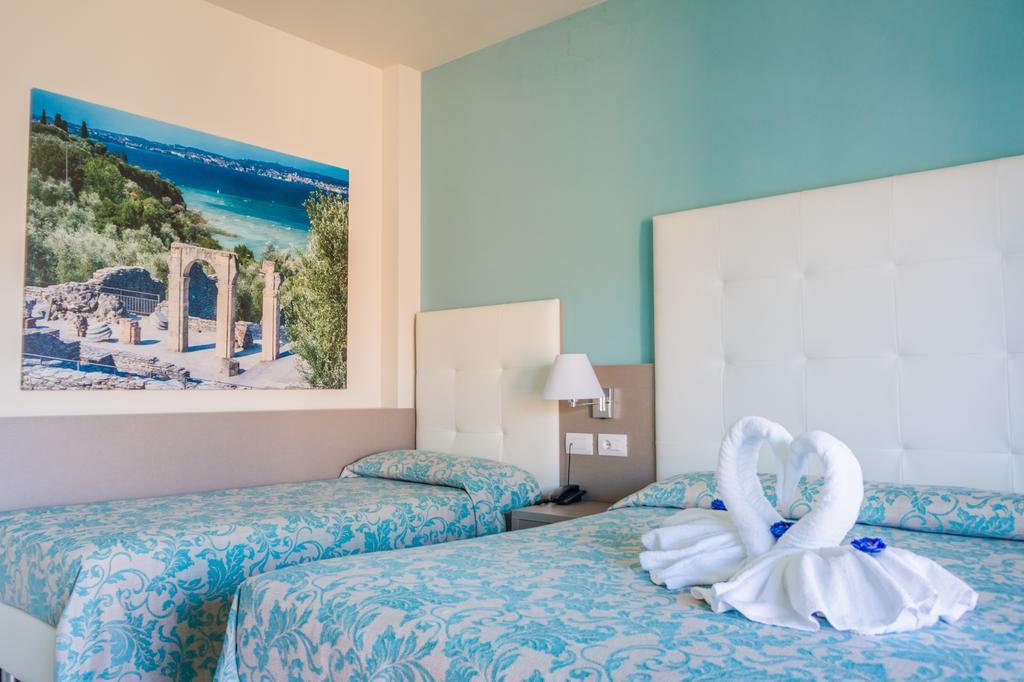 Hotel Holiday Sirmione Exterior foto