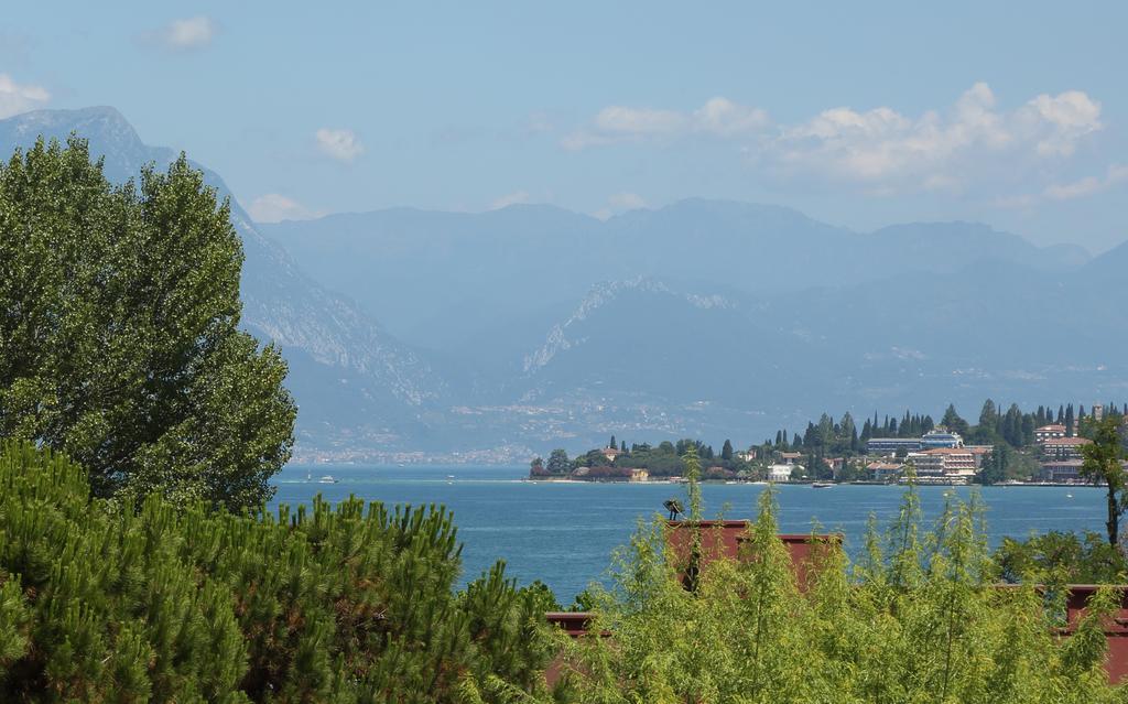 Hotel Holiday Sirmione Exterior foto