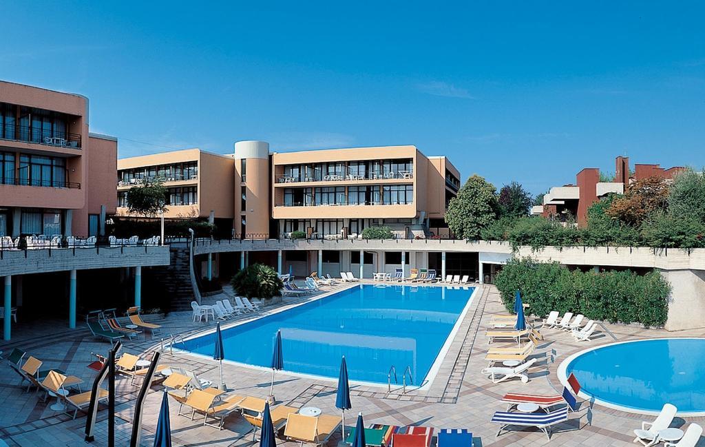 Hotel Holiday Sirmione Exterior foto